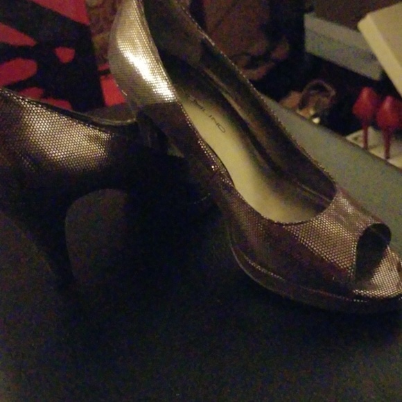 Shoes - Picture 2 of 3